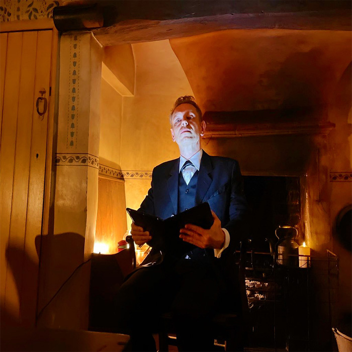 Richard Usher | Voice Over Artist & Performer | Neu Noir Theatre Company Portrait